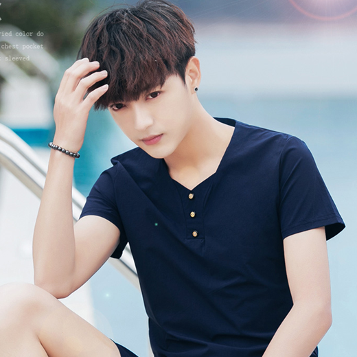 2025年发型男 男生短发图片