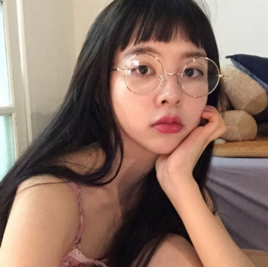 气质长发发型图片2025 女生长发图片