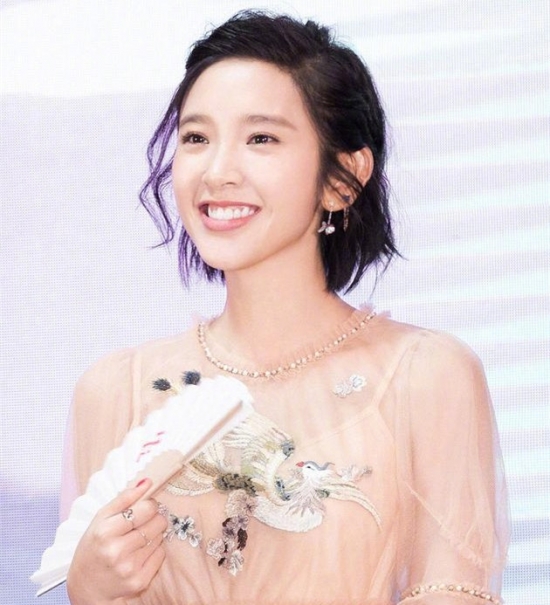 唐艺昕短发图片 唐艺昕短发照片