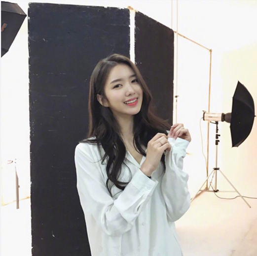 气质长发发型 气质长发美女