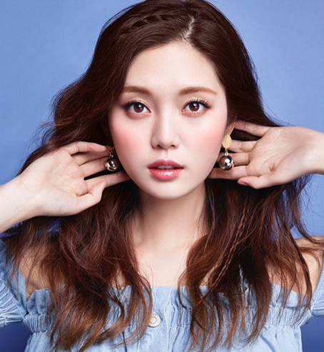 暖棕色头发图片女生 暖棕色系头发图片