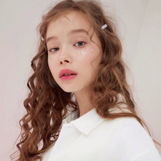 披肩长发发型图片 披肩长发美女