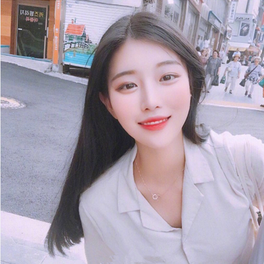 披肩长发发型图片 披肩长发美女