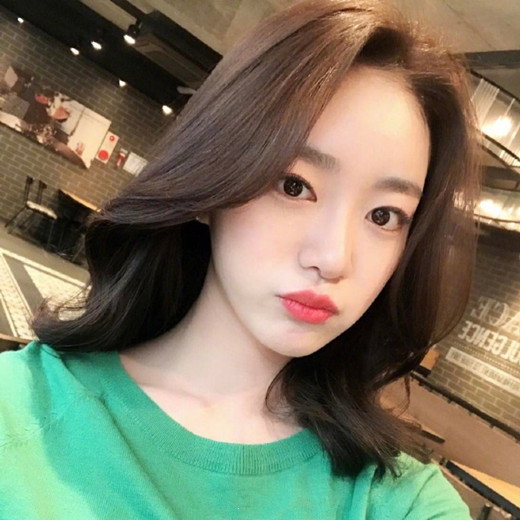 头发多的女生适合什么发型 头发多的人适合什么发型