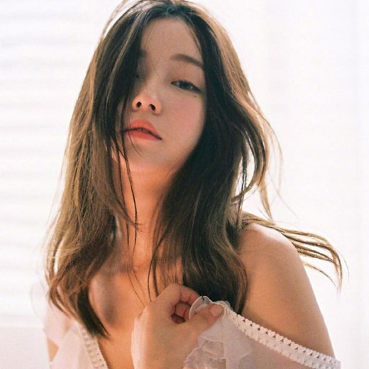 头发多的女生适合什么发型 头发多的人适合什么发型