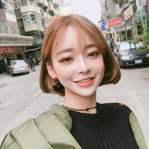 女生烫什么头发好看 女生烫发发型图片2025