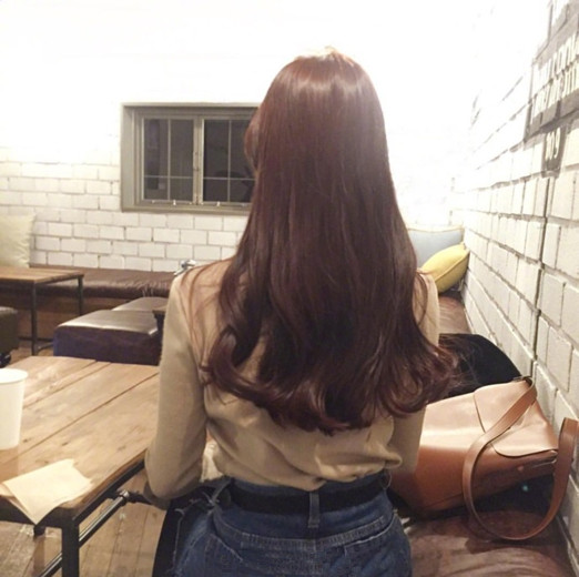 女生烫什么头发好看 女生烫发发型图片2025