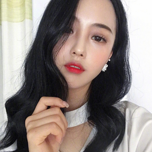 女生烫什么头发好看 女生烫发发型图片2025