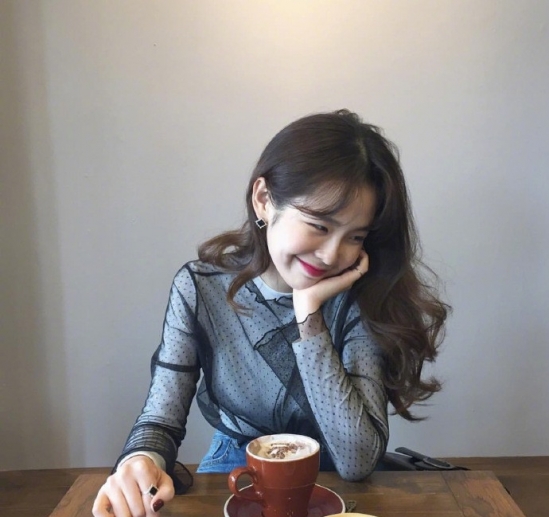 中长卷发2025图片 中长卷发发型