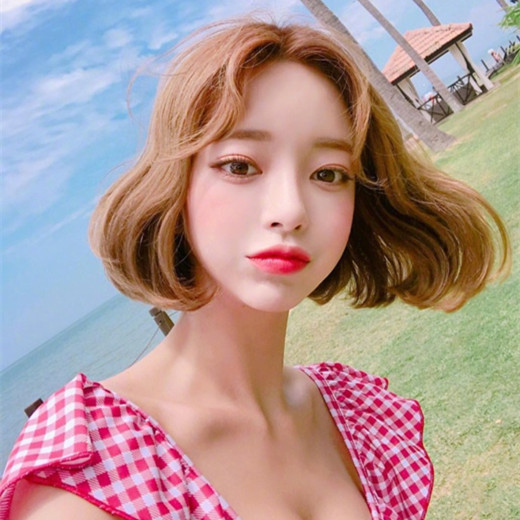 女生卷发发型图片短发 女生短发卷发发型图片