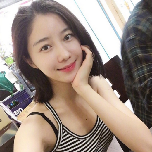 17年女生短发型图片 2025短头发发型图片女