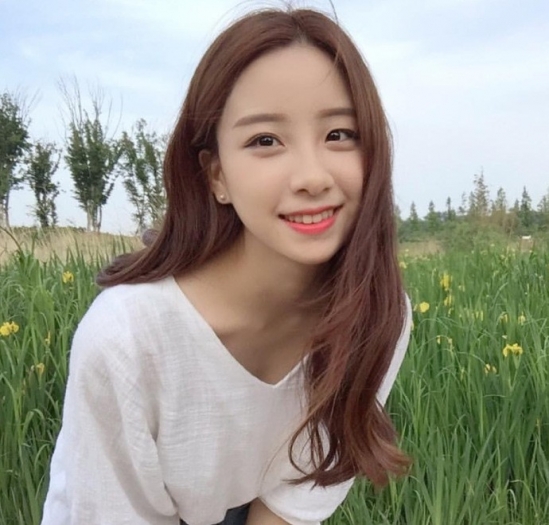 中分女神图片 中分女长发