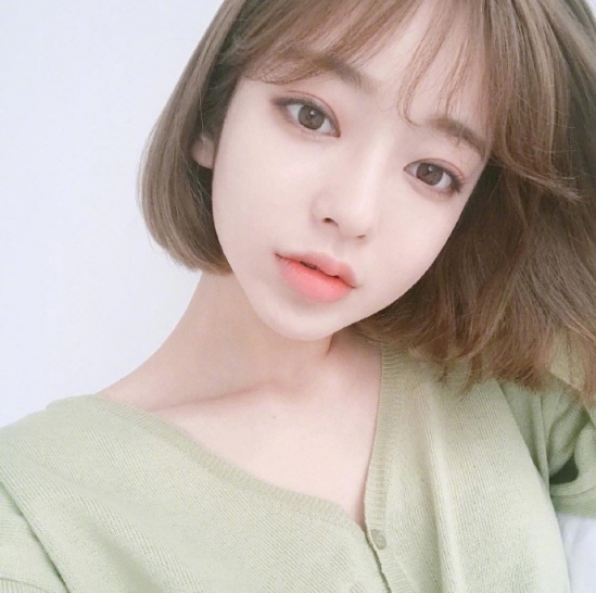 可爱短发发型图片2025 可爱短发女