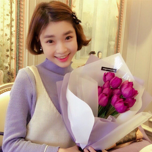 可爱短发发型图片2025 可爱短发女