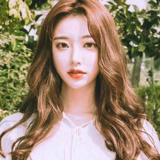 2025烫发发型女 2025女生烫发发型