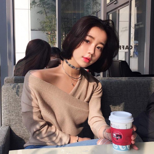 中分短发发型图片女 中分短发发型图片韩范