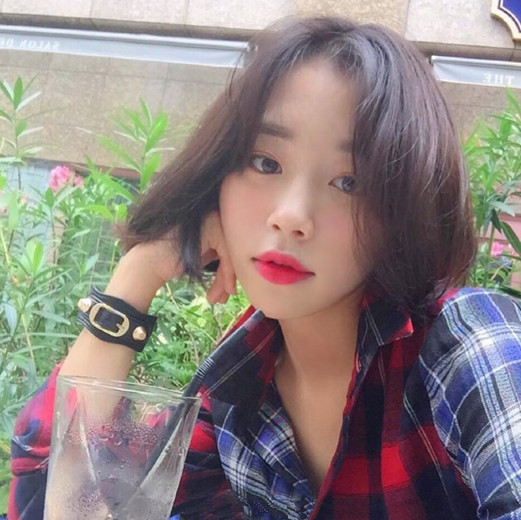 中分短发发型图片女 中分短发发型图片韩范