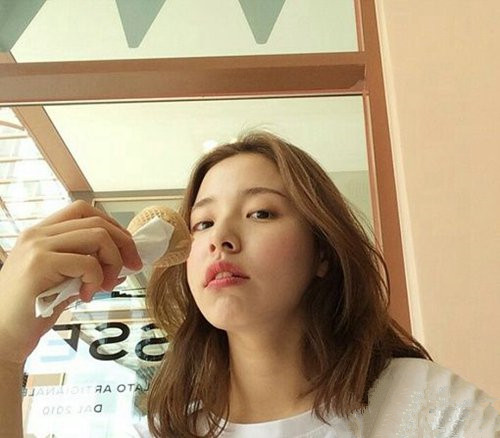 流行的短发女生发型图片 流行的短头发