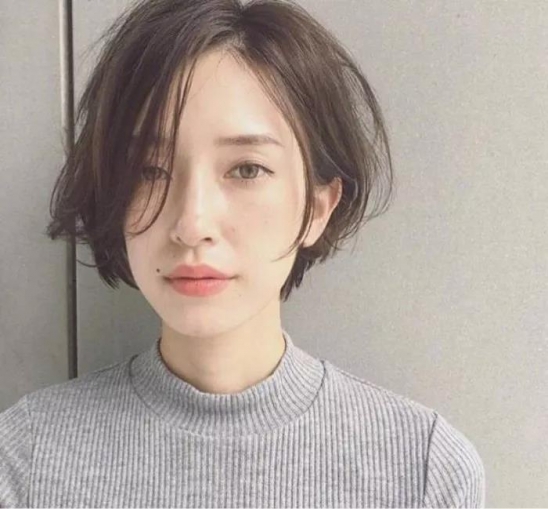 瘦脸发型女2025 瘦脸发型图片