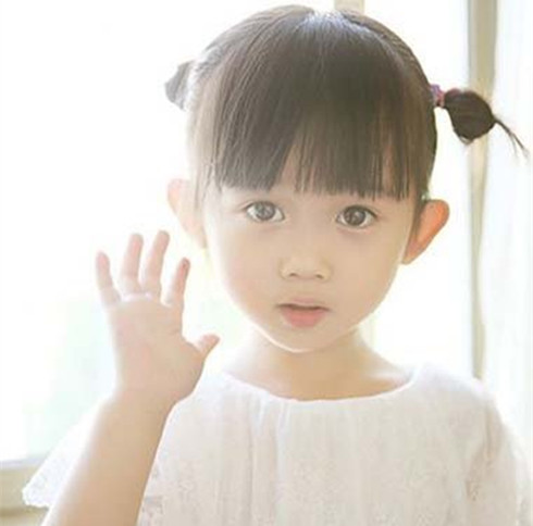 小女孩短发怎么扎简单好看 小女孩短发怎么扎头发