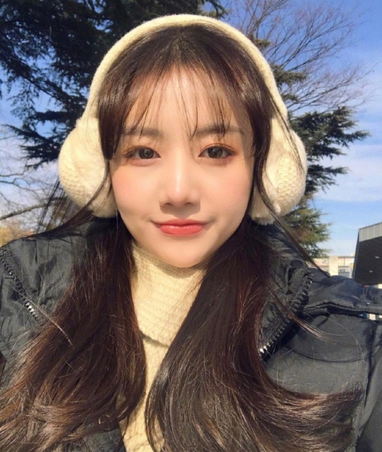 披肩发型女 女生披肩发发型图片2025