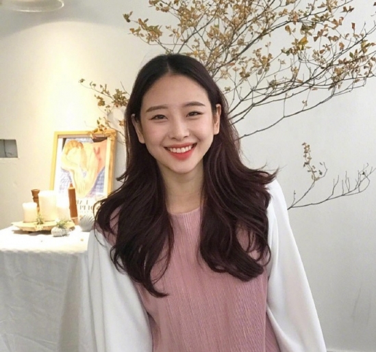 披肩发型女 女生披肩发发型图片2025