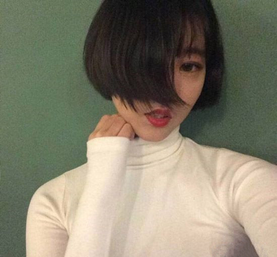 短发发型2025潮女图片 短发发型2025年