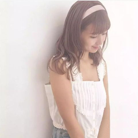 2025中长发烫发 2025年中长发烫发流行款图女