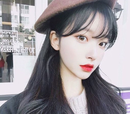 2025中长发卷发发型图片女 2025中长卷发发型