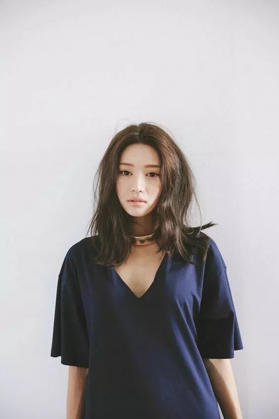 2025流行烫发图片女
