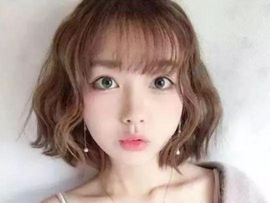 短卷发如何打理好看