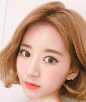 百变的女生小短发发型