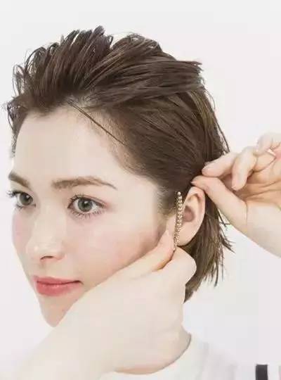 短发盘发教程图解步骤