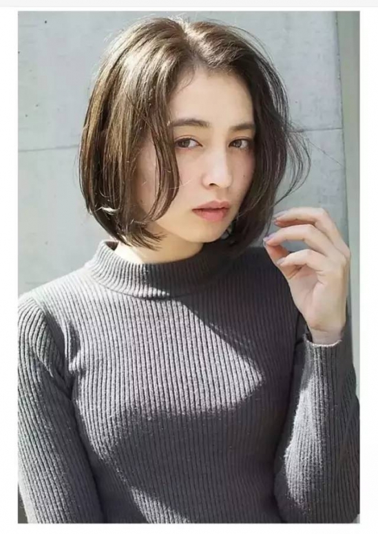低发际线女生发型