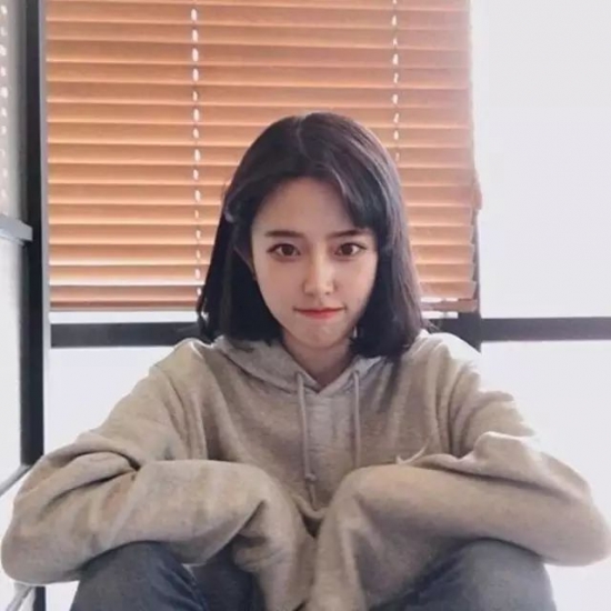 低发际线女生发型