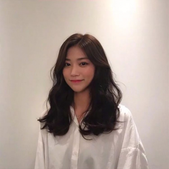 大圆脸女生适合的刘海