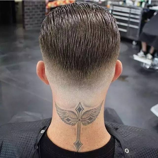 男生的夏天清爽发型图片