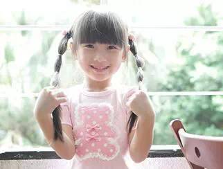 简单好看的小女孩发型