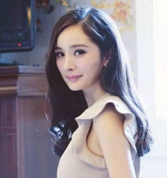 流行发型2024女中长发
