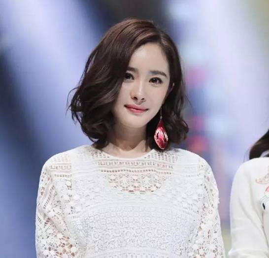 流行发型2024女中长发