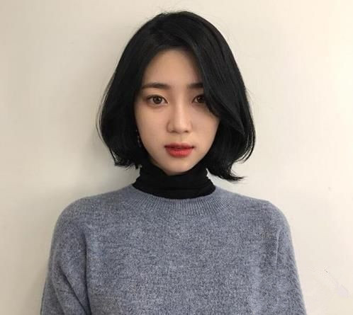 短发烫发发型女2025 短发发型烫头发图片