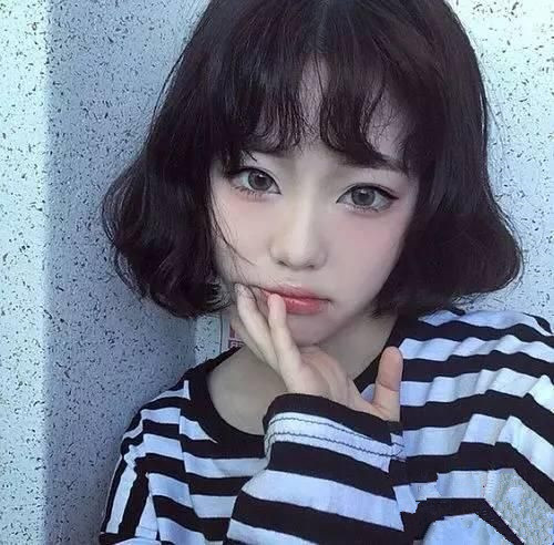 2025短卷发发型图片 2025短卷发最新发型女