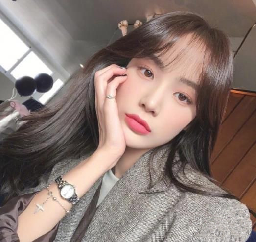 2025新发型女中长发 2025中长发型