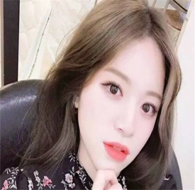 中长发发型2024图片