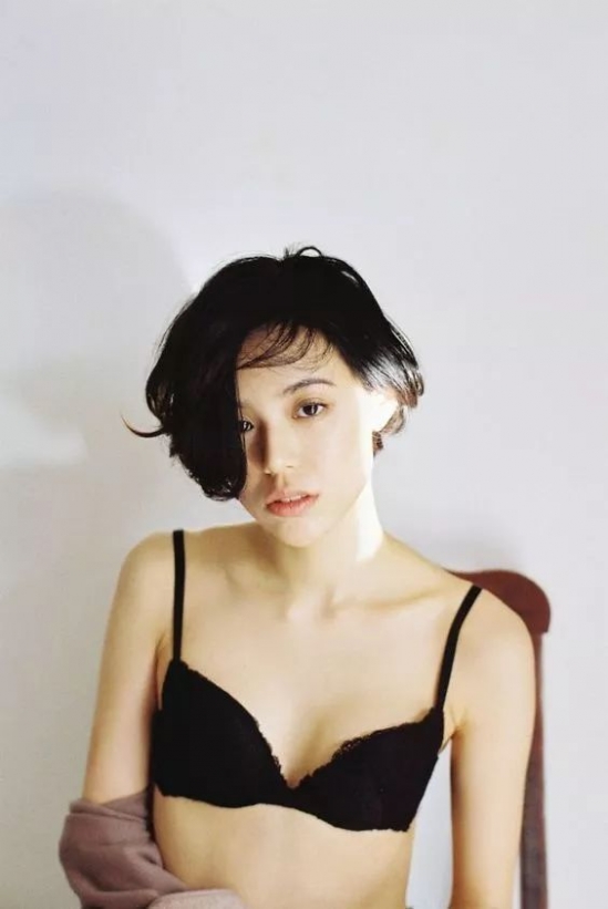 今年秋冬流行什么女生发型 2025秋冬流行发型女
