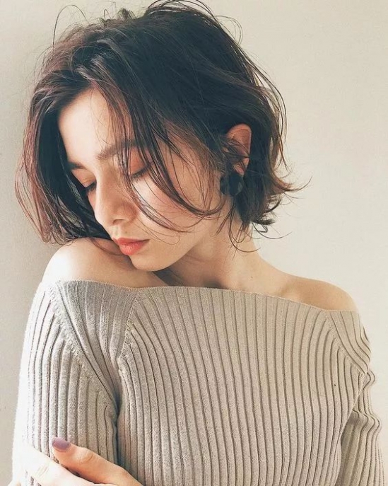今年秋冬流行什么女生发型 2025秋冬流行发型女
