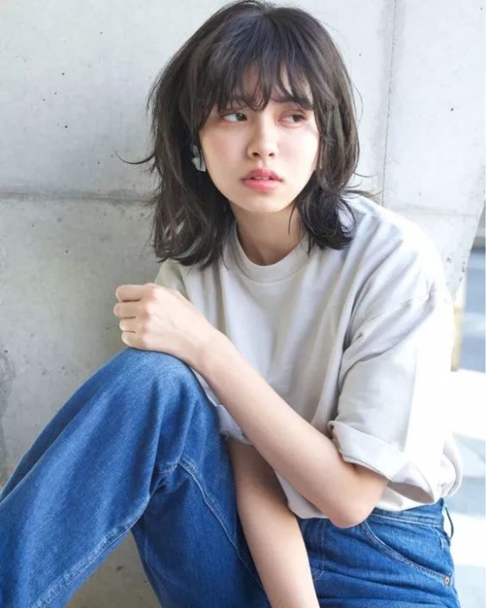 今年秋冬流行什么女生发型 2025秋冬流行发型女