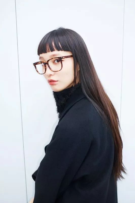今年秋冬流行什么女生发型 2025秋冬流行发型女