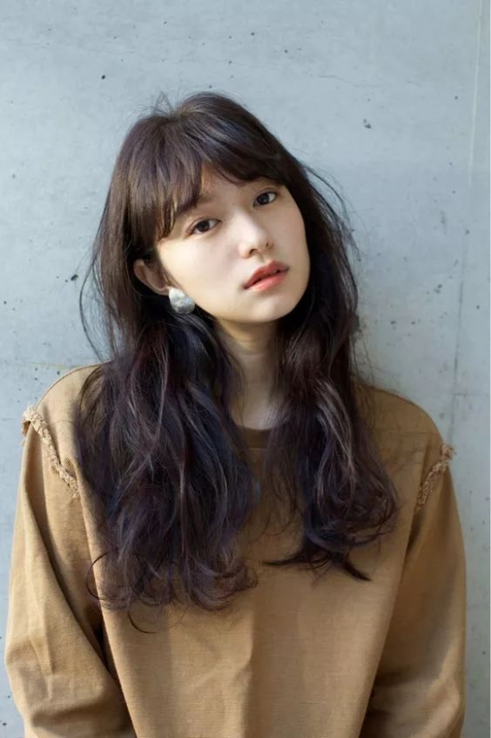 今年秋冬流行什么女生发型 2025秋冬流行发型女