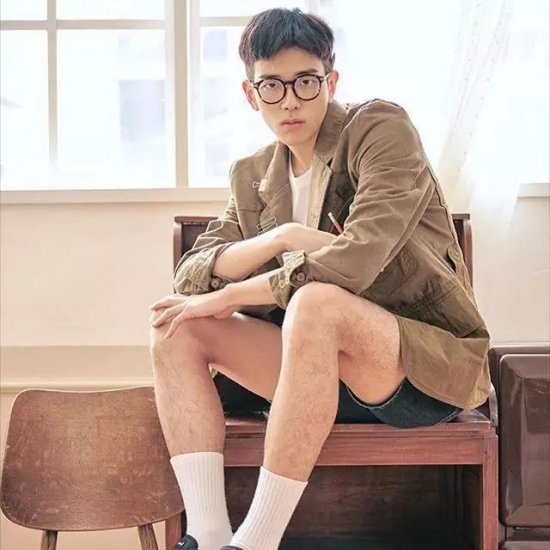 单眼皮男生留什么发型好看 适合男眼皮男生的发型